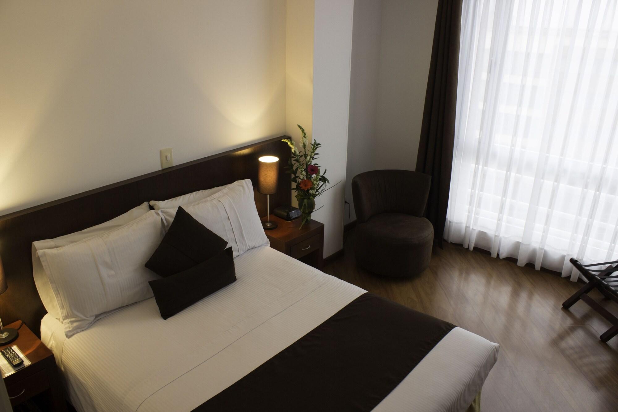 Hotel Casa Galvez Манисалес Екстериор снимка