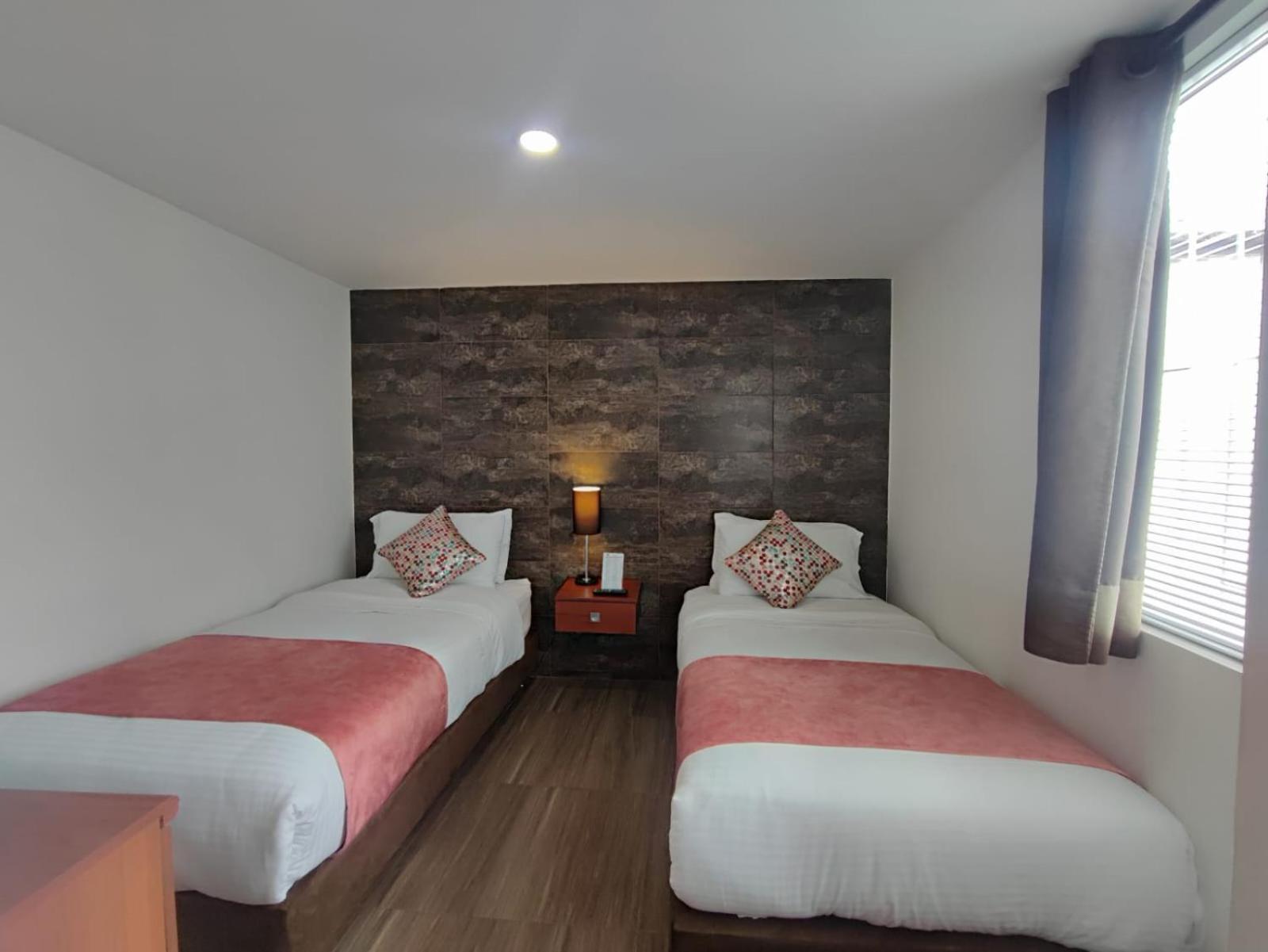 Hotel Casa Galvez Манисалес Екстериор снимка